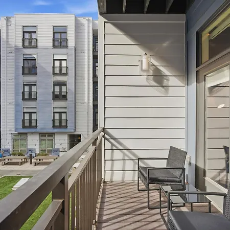 Apartment Urban Escape | Free Parking, Pool, Gym
