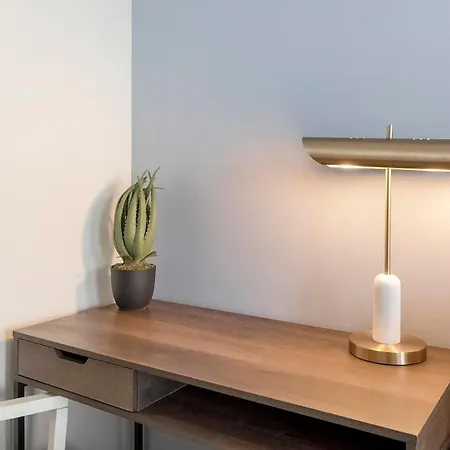 Apartment Landing Modern 1Bd Yoga Studio Gym *