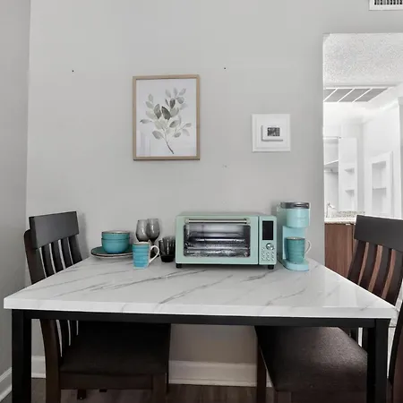 Apartment Lux Mins To Atrium Health & Airport *