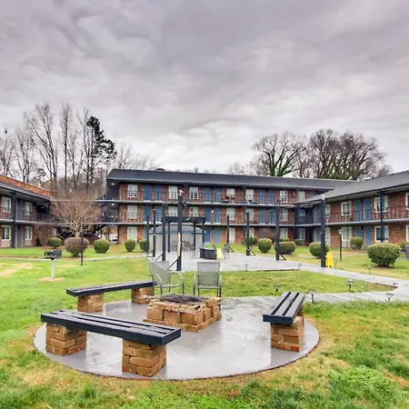 Gem W/ Gym: Near Hospitals & Park Expo Apartment Charlotte