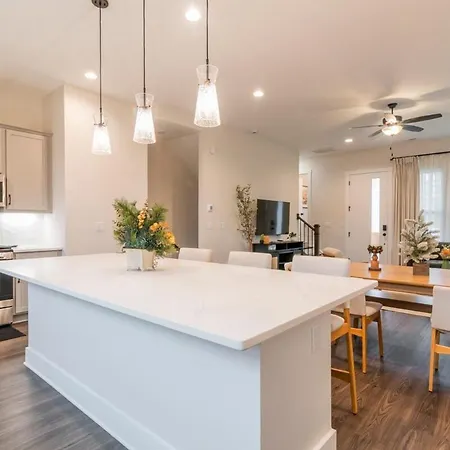 Spacious 4br Near Unc & Major Venues