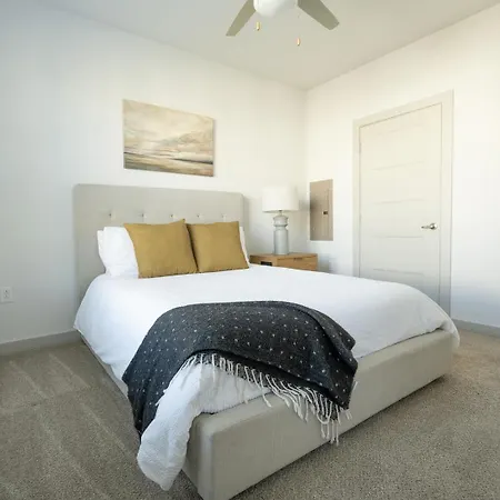 Landing Apartments - Pine 25 North End
