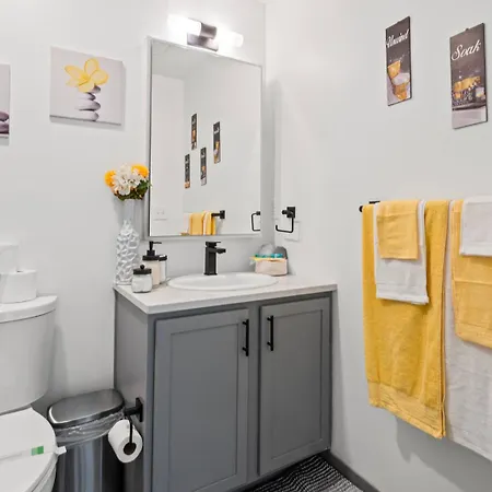 Luxury 2br South End Uptown Charlotte, Walkable, Gym, Washer & Dryer