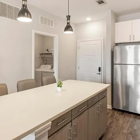 Landing Modern 1Bd Yoga Studio Gym Charlotte