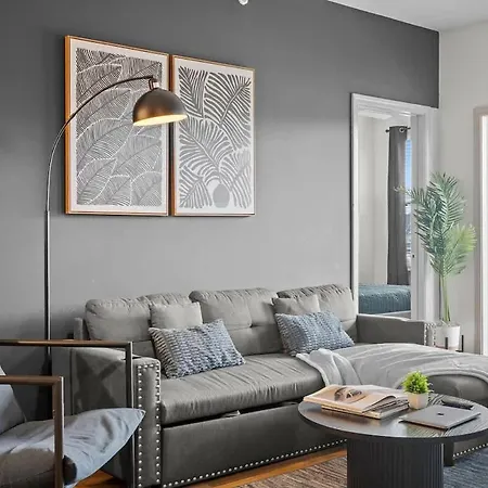 4br King Bed Luxe Amenities Airport Apartment