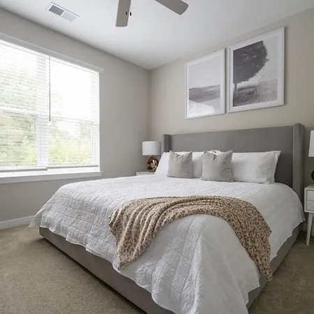 Landing Spectacular 1Bd Clubhouse Game Room * Charlotte