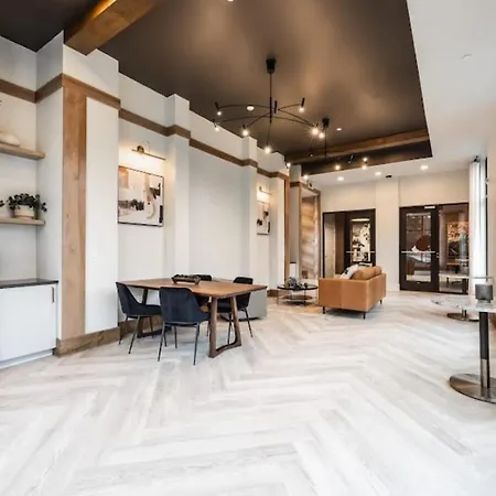 Apartment The Retreat In Uptown *