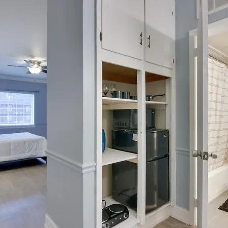 Gem W/ Gym: Near Hospitals & Park Expo Apartment *
