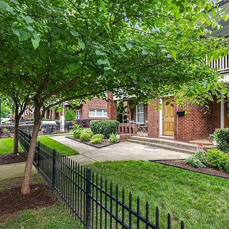Apartment Walk To Uptown, Bofa Stadium, Beautiful Neighborhood