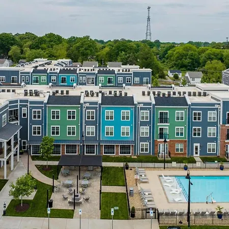 Landing Apartments - Pine 25 North End Apartment *