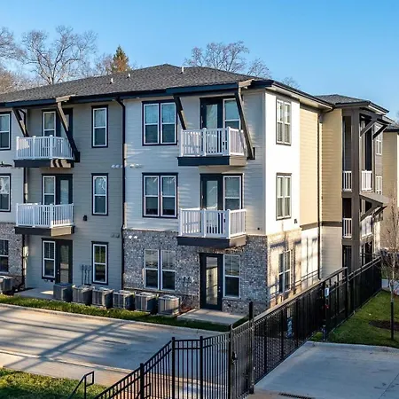 Landing Apartments - The Henry Charlotte