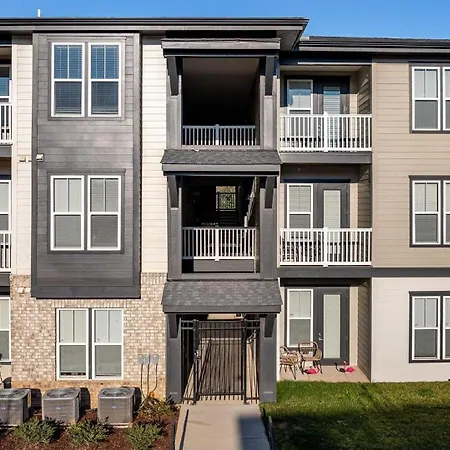 Landing Apartments - The Henry Apartment
