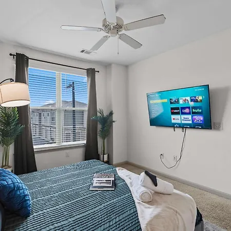 Apartment 4br King Bed Luxe Amenities Airport *