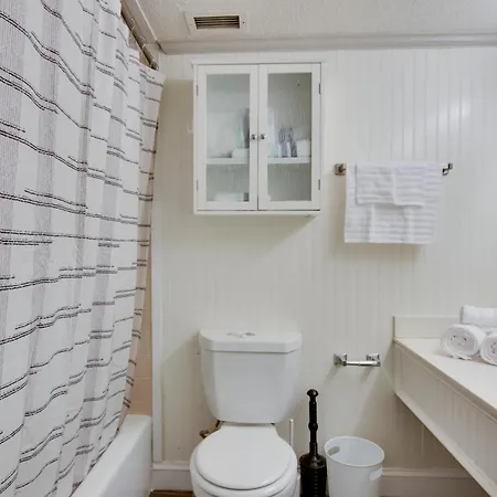 Gem W/ Gym: Near Hospitals & Park Expo Apartment *
