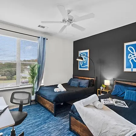 Apartment 4br King Bed Luxe Amenities Airport *