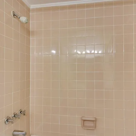 Gem W/ Gym: Near Hospitals & Park Expo Apartment