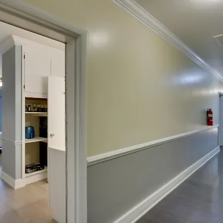 Apartment Gem W/ Gym: Near Hospitals & Park Expo *