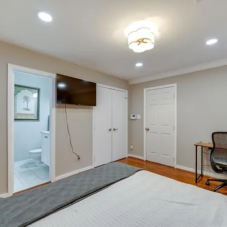 Holiday home 1 Mi To Boa Stadium! Walkable W/ Porch *