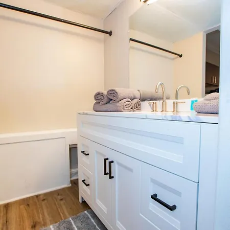 Apartment Lux Mins To Nascar Hof Cdia & Atrium Health