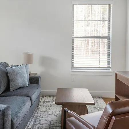 Landing Stunning 1bd Gym Apartment