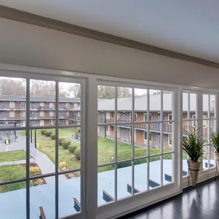 Gem W/ Gym: Near Hospitals & Park Expo Apartment Charlotte