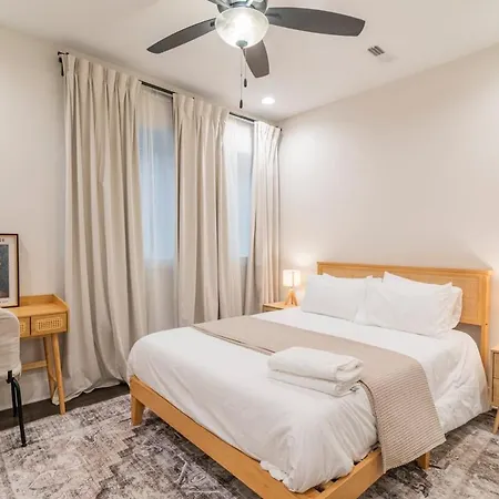 Spacious 4br Near Unc & Major Venues Apartment Charlotte