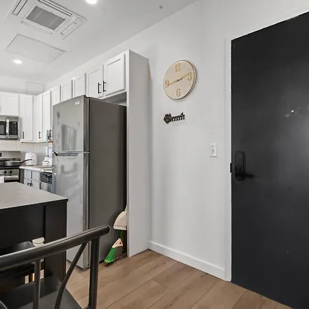 Luxury 2br South End Uptown Charlotte, Walkable, Gym, Washer & Dryer *