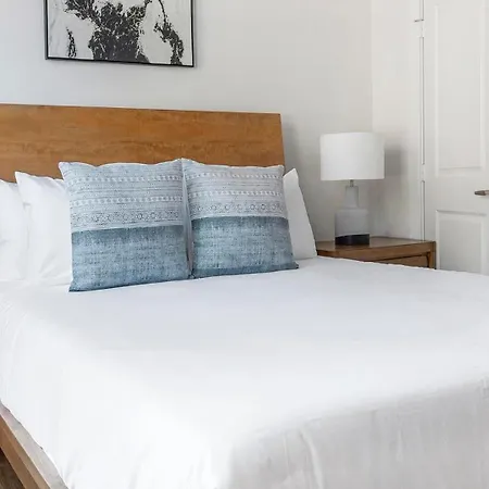 Landing Stunning 1bd Gym Apartment *
