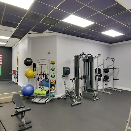 Apartment Gem W/ Gym: Near Hospitals & Park Expo *