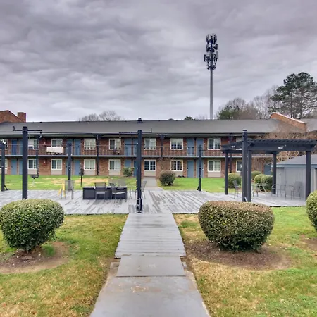 Gem W/ Gym: Near Hospitals & Park Expo Charlotte
