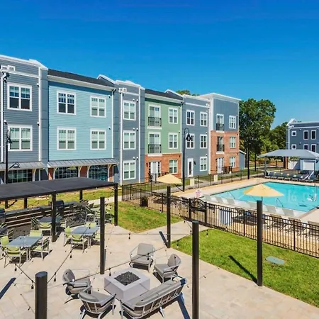 Landing Apartments - Pine 25 North End * Charlotte