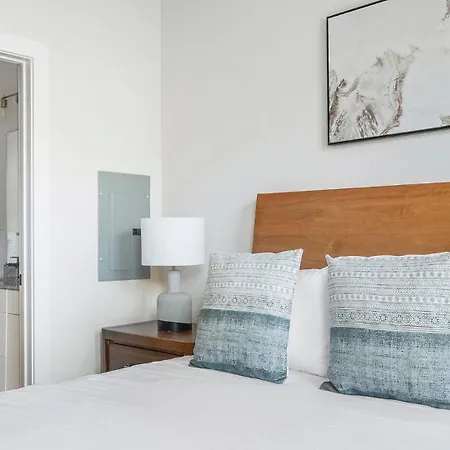 Landing Stunning 1bd Gym