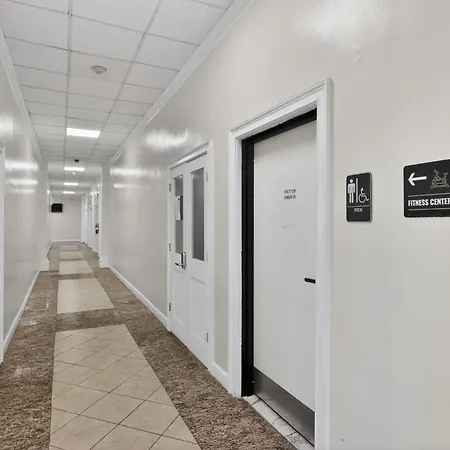 Apartment Lux Mins To Atrium Health & Airport