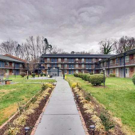 Gem W/ Gym: Near Hospitals & Park Expo Apartment *