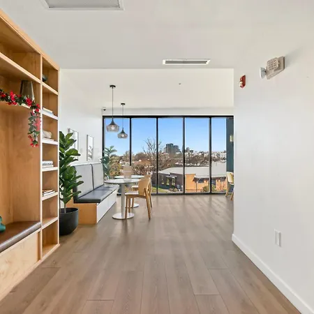 Luxury 2br South End Uptown Charlotte, Walkable, Gym, Washer & Dryer Apartment