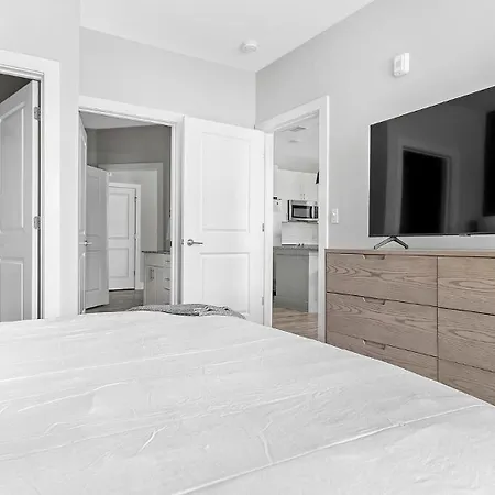 Landing Beautiful Gym Game Apartment Charlotte