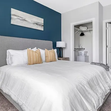 Landing Beautiful Gym Game Apartment Charlotte