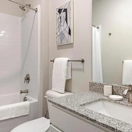 Landing Apartments - The Henry Charlotte