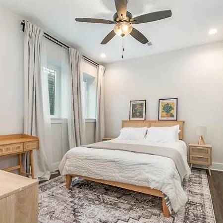 Apartment Spacious 4br Near Unc & Major Venues Charlotte
