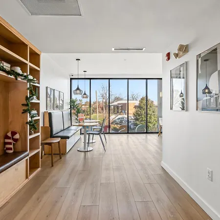 Luxury 2br South End Uptown Charlotte, Walkable, Gym, Washer & Dryer Apartment