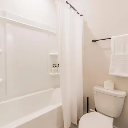 Spacious 4br Near Unc & Major Venues
