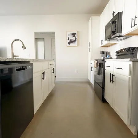 Landing Apartments - The Henry Charlotte