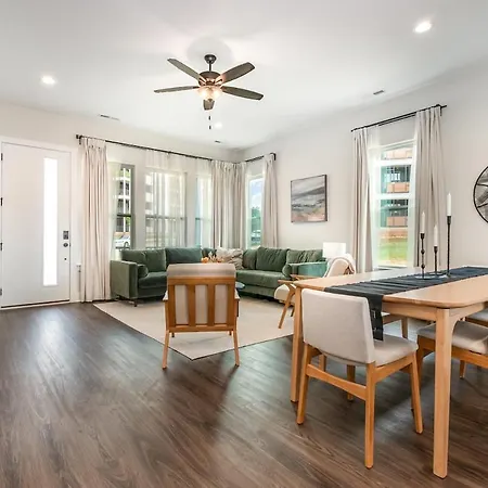 Apartment Spacious 4br Near Unc & Major Venues