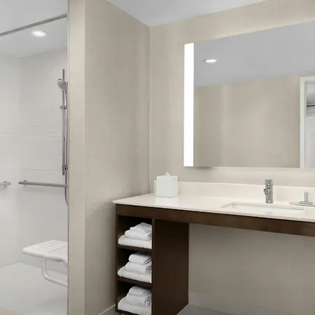 Hotel By Marriott Northlake