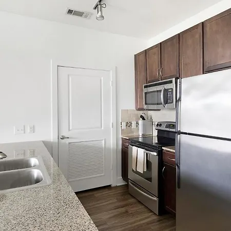 Landing - North Apartment *