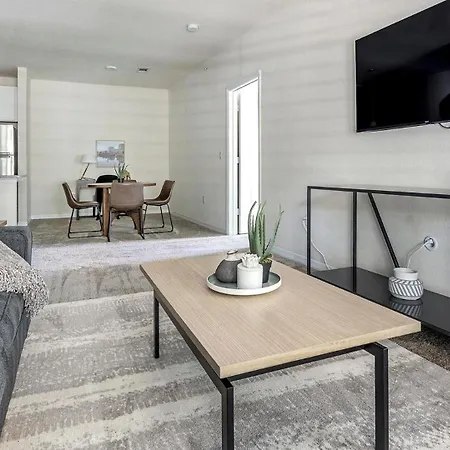 Landing - North Apartment