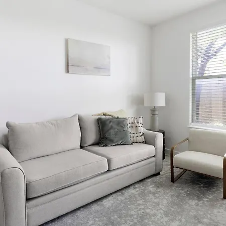 Apartment Landing - North