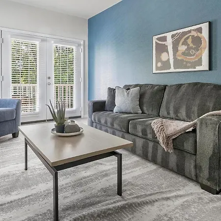 Apartment Landing - North