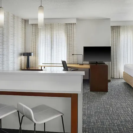 By Marriott Airport 3*