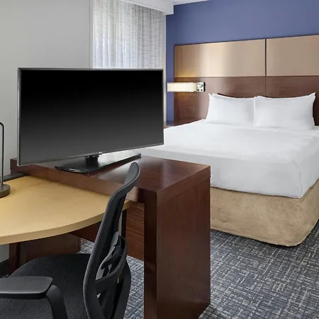 Hotel By Marriott Airport